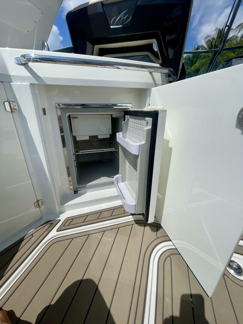 Monterey-335 Sport Yacht 2016 -Miami-Florida-United States-3735490 | Thumbnail