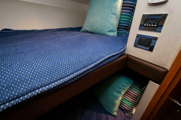 Hatteras-GT60 2016-KNOT on CALL Destin-Florida-United States-2016 Hatteras GT60  KNOT ON CALL  FWD Bunkroom-3748486