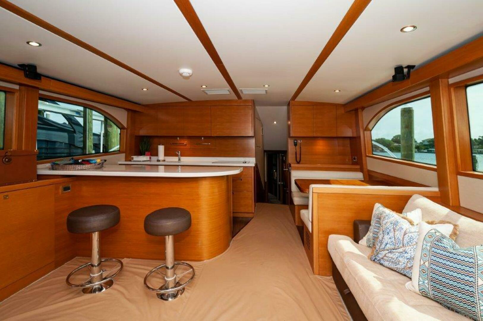 Hatteras-GT60 2016-KNOT on CALL Destin-Florida-United States-2016 Hatteras GT60  KNOT ON CALL  Salon 4-3748468 | Thumbnail