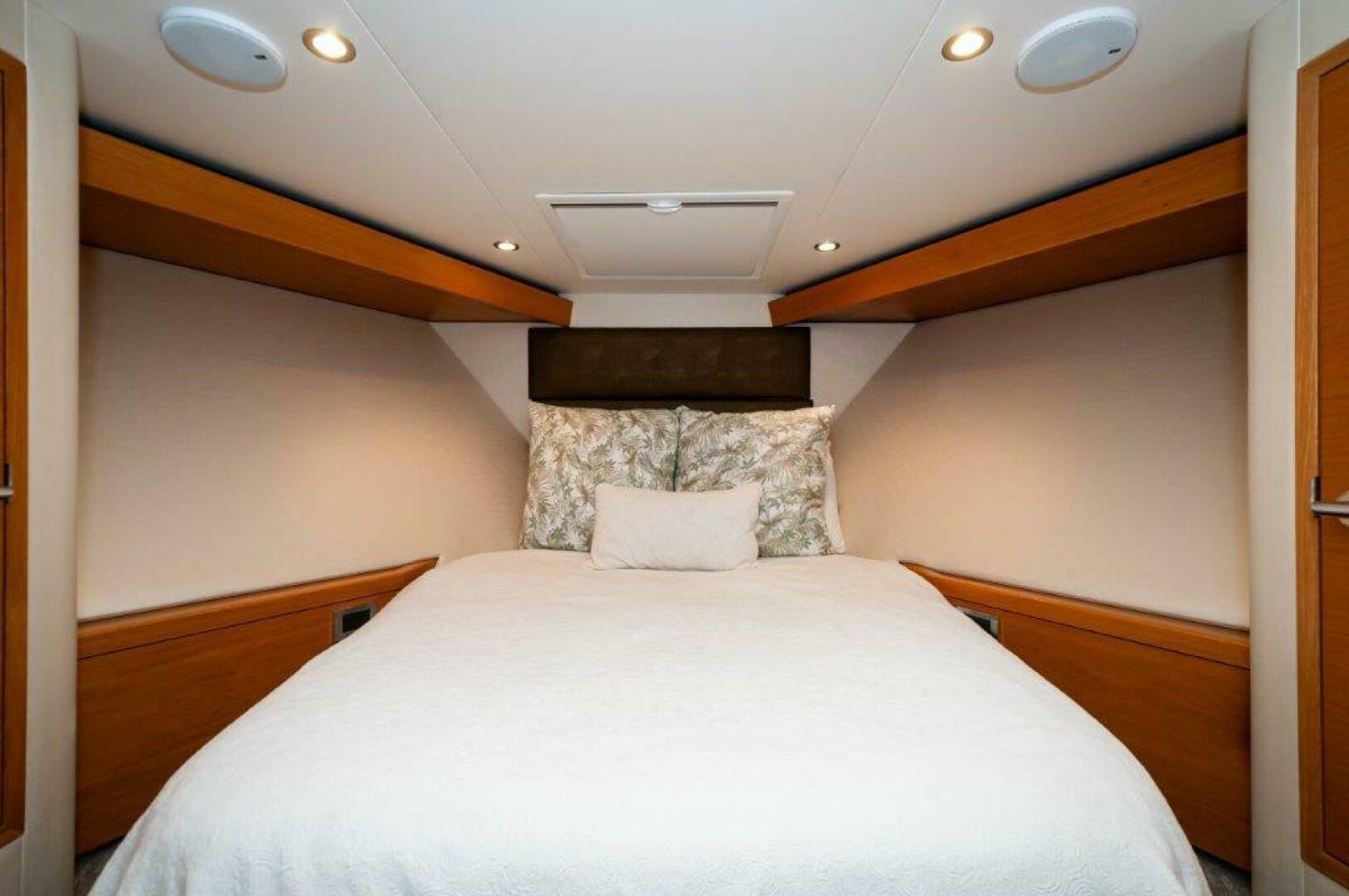 Hatteras-GT60 2016-KNOT on CALL Destin-Florida-United States-2016 Hatteras GT60  KNOT ON CALL  VIP SR 2-3748481 | Thumbnail