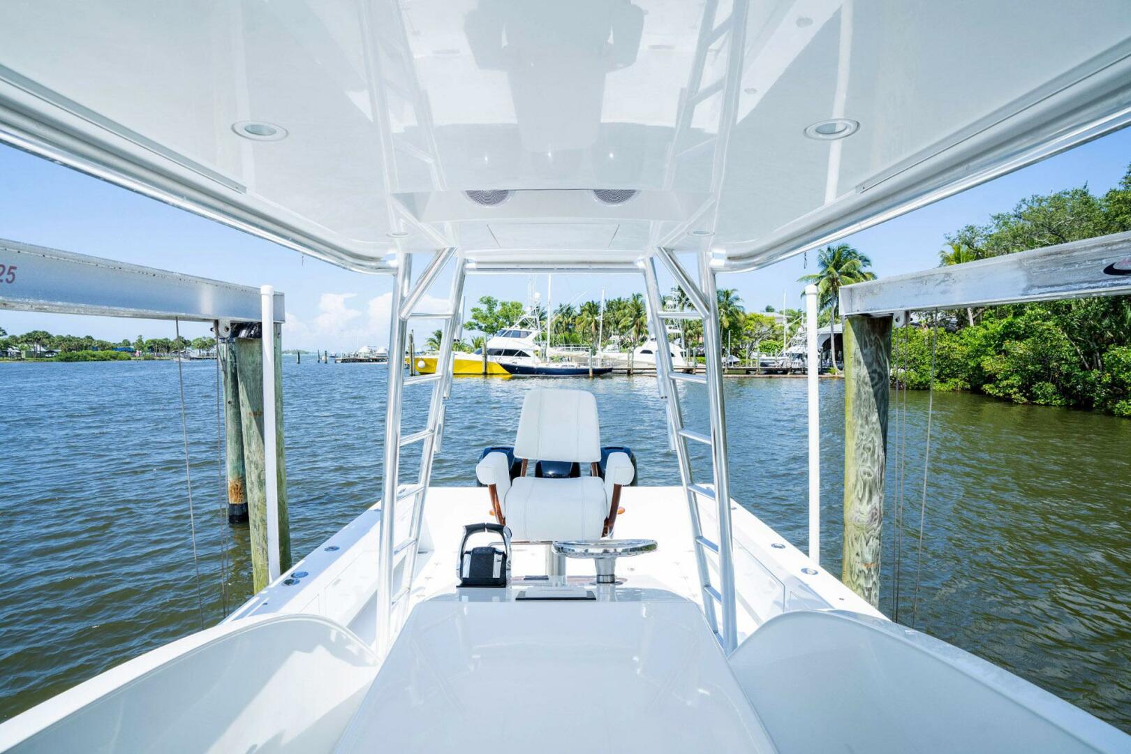 Custom Carolina-American Custom Yachts Walk Around 2009-La Condesa Stuart-Florida-United States-3745716 | Thumbnail