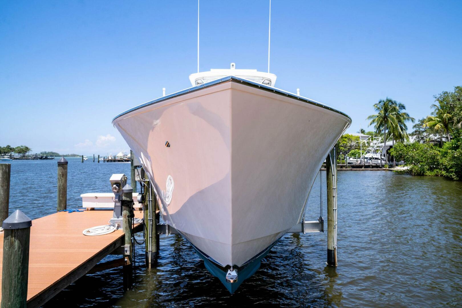 Custom Carolina-American Custom Yachts Walk Around 2009-La Condesa Stuart-Florida-United States-3745739 | Thumbnail