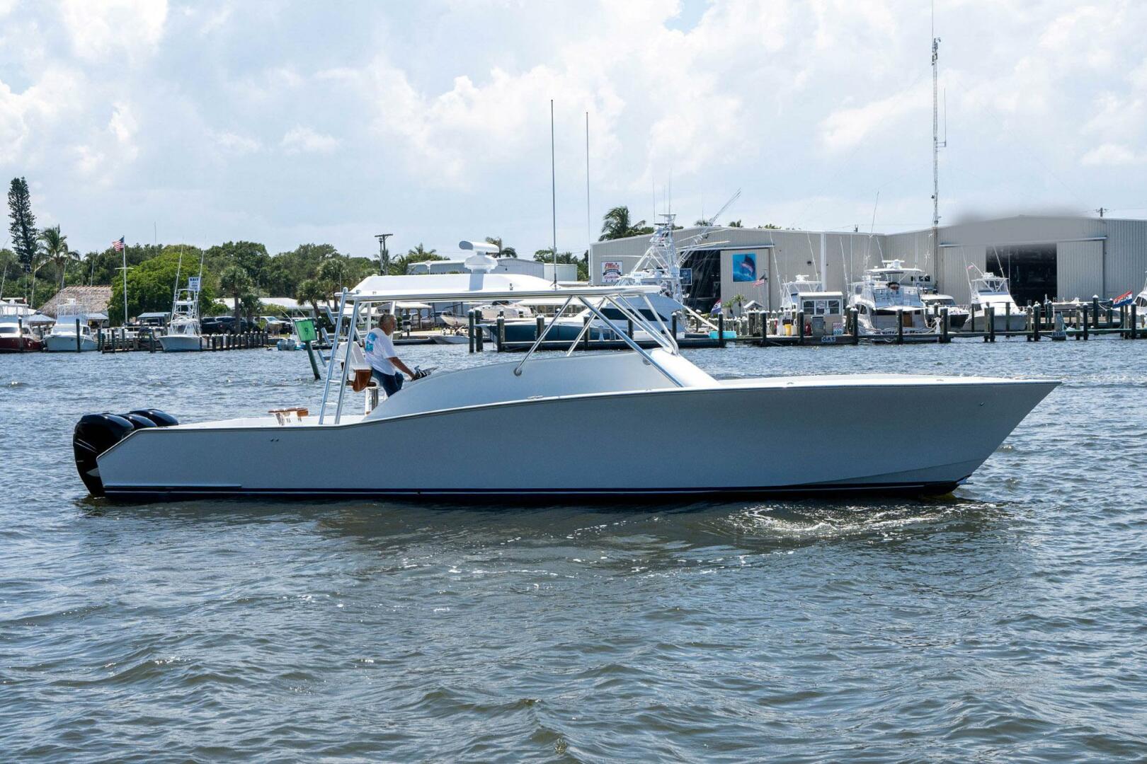 Custom Carolina-American Custom Yachts Walk Around 2009-La Condesa Stuart-Florida-United States-3745686 | Thumbnail
