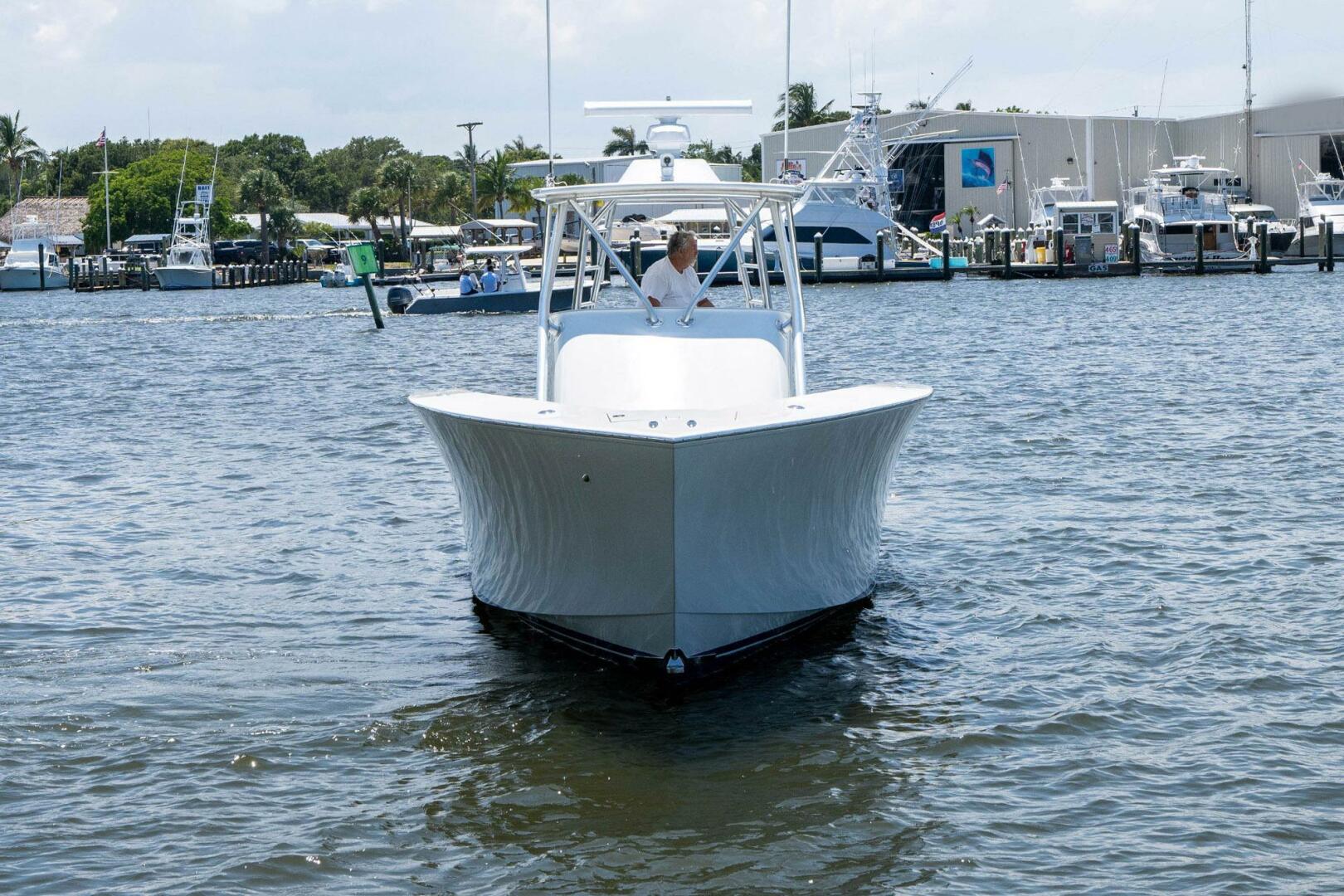 Custom Carolina-American Custom Yachts Walk Around 2009-La Condesa Stuart-Florida-United States-3745708 | Thumbnail