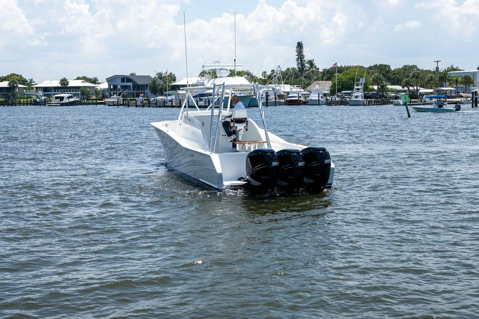 Custom Carolina-American Custom Yachts Walk Around 2009-La Condesa Stuart-Florida-United States-3745751 | Thumbnail