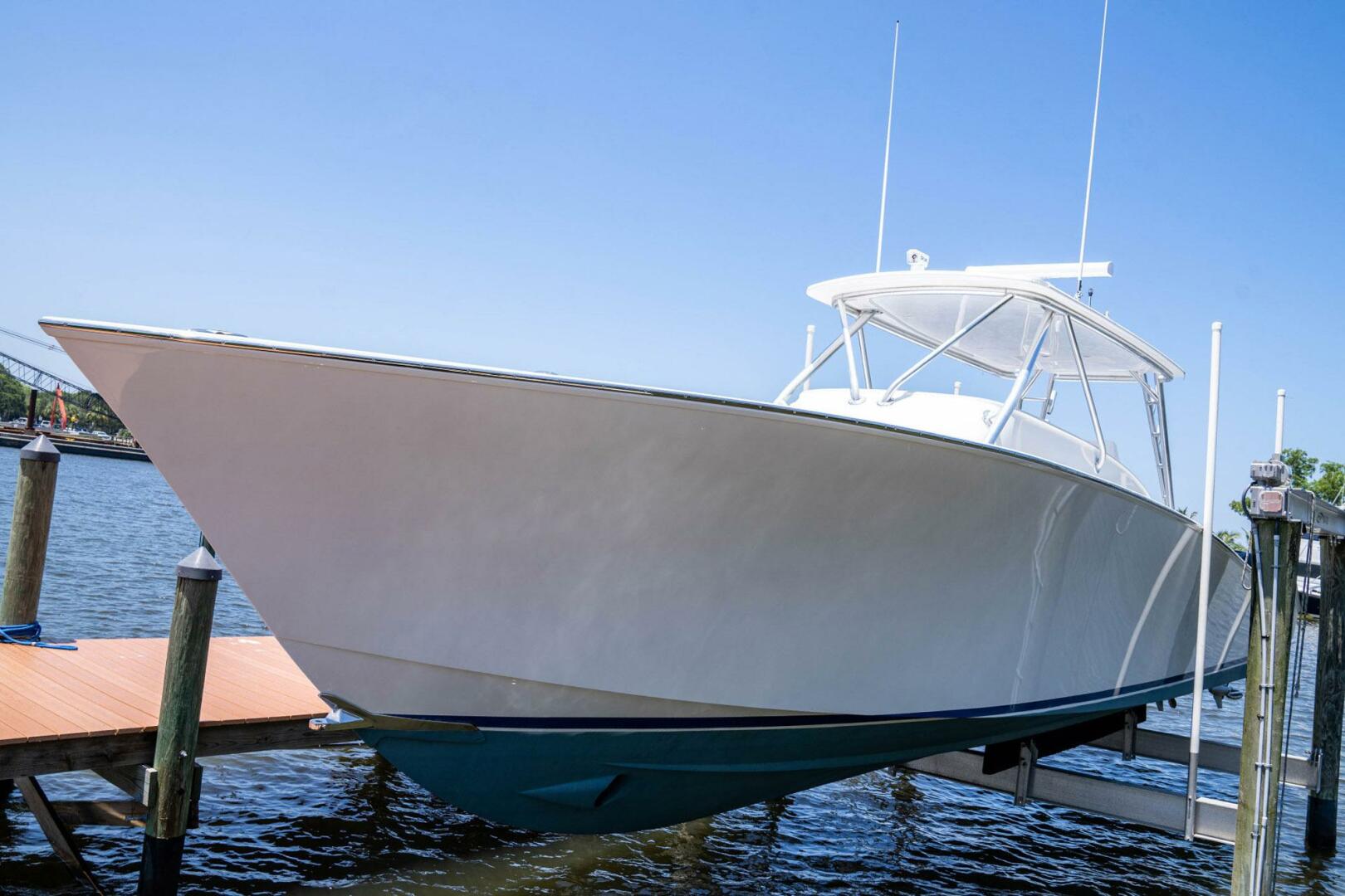 Custom Carolina-American Custom Yachts Walk Around 2009-La Condesa Stuart-Florida-United States-3745747 | Thumbnail