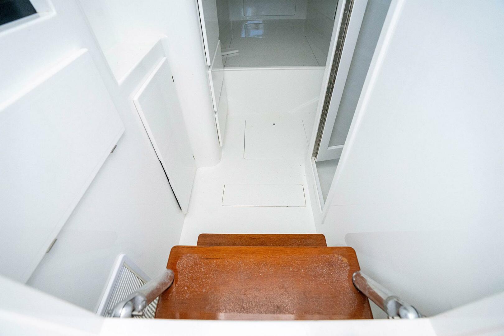 Custom Carolina-American Custom Yachts Walk Around 2009-La Condesa Stuart-Florida-United States-3745727 | Thumbnail