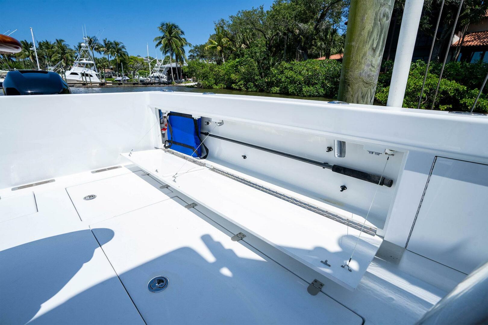 Custom Carolina-American Custom Yachts Walk Around 2009-La Condesa Stuart-Florida-United States-3745740 | Thumbnail