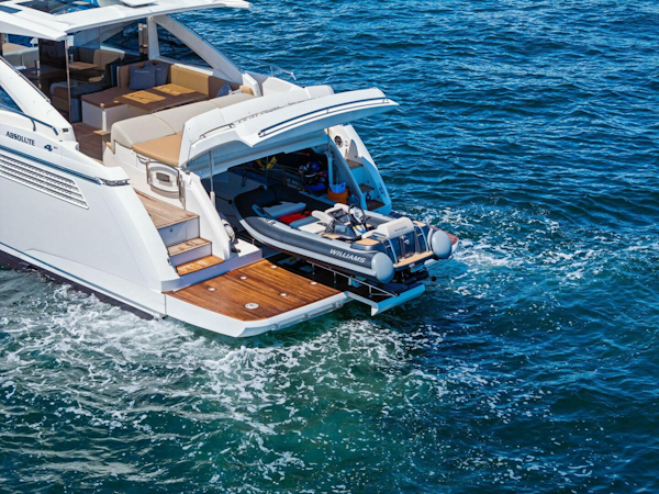 Absolute-64 2013-Blue Daksa North Miami Beach-Florida-United States-5693856
