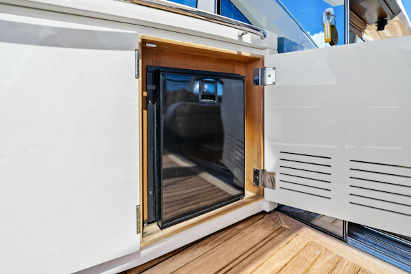 Absolute-64 2013-Blue Daksa North Miami Beach-Florida-United States-5693861
