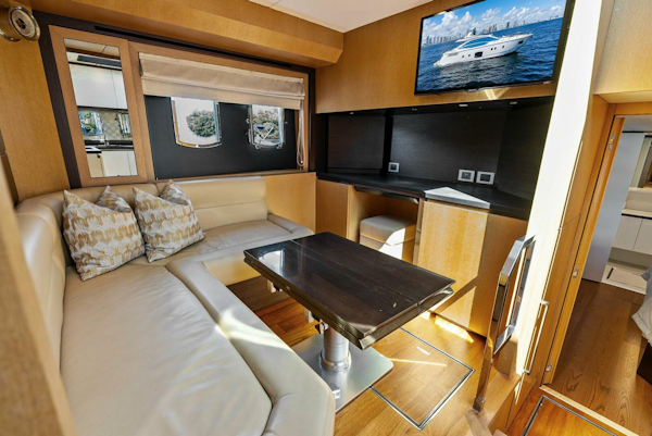 Absolute-64 2013-Blue Daksa North Miami Beach-Florida-United States-5693876