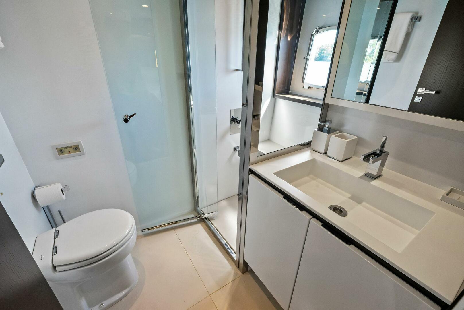 Absolute-64 2013-Blue Daksa North Miami Beach-Florida-United States-5693894 | Thumbnail