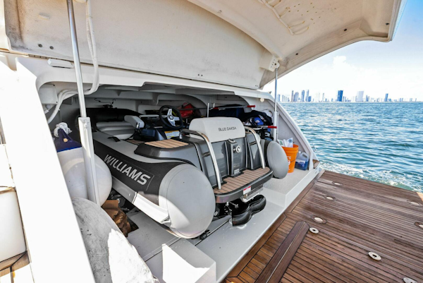 Absolute-64 2013-Blue Daksa North Miami Beach-Florida-United States-5693855