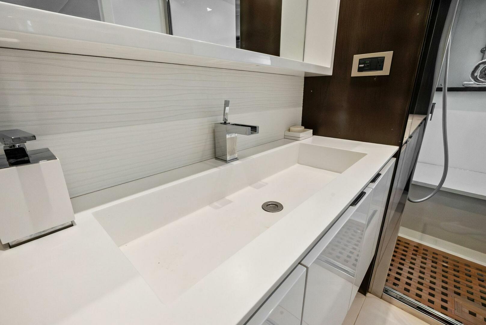 Absolute-64 2013-Blue Daksa North Miami Beach-Florida-United States-5693892 | Thumbnail