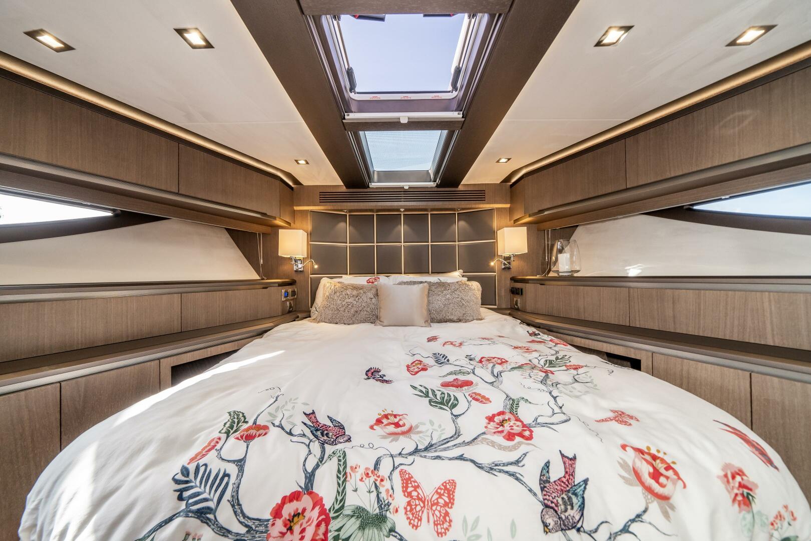 Galeon-640 FLY 2019 -Pompano Beach-Florida-United States-3806600 | Thumbnail