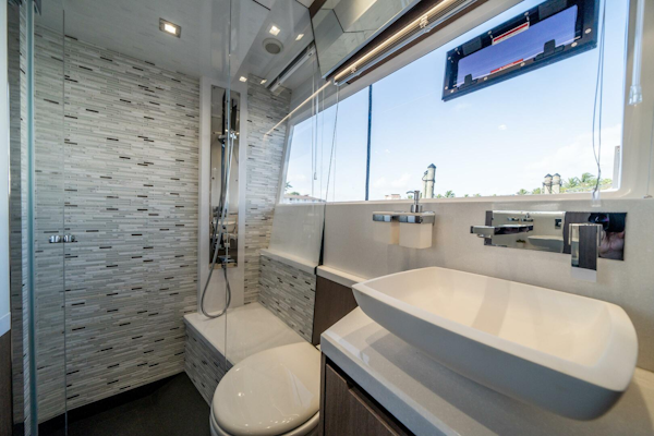 Galeon-640 FLY 2019 -Pompano Beach-Florida-United States-3806595