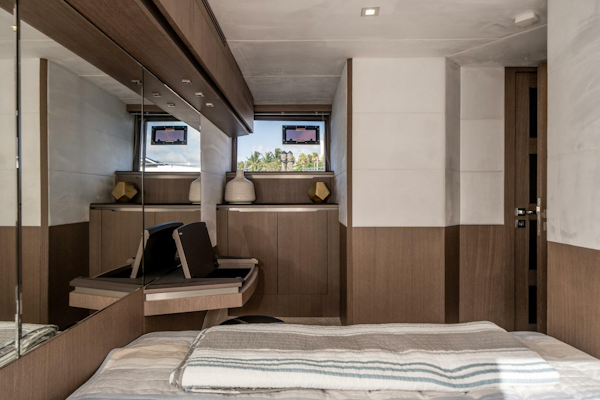 Galeon-640 FLY 2019 -Pompano Beach-Florida-United States-3806597