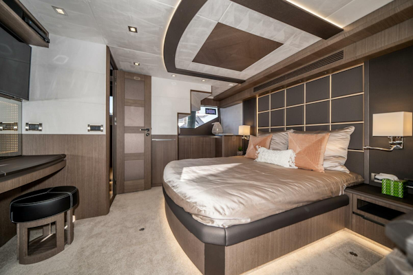 Galeon-640 FLY 2019 -Pompano Beach-Florida-United States-3806592