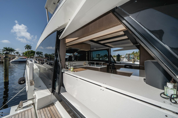 Galeon-640 FLY 2019 -Pompano Beach-Florida-United States-3806617