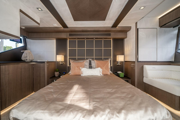 Galeon-640 FLY 2019 -Pompano Beach-Florida-United States-3806590