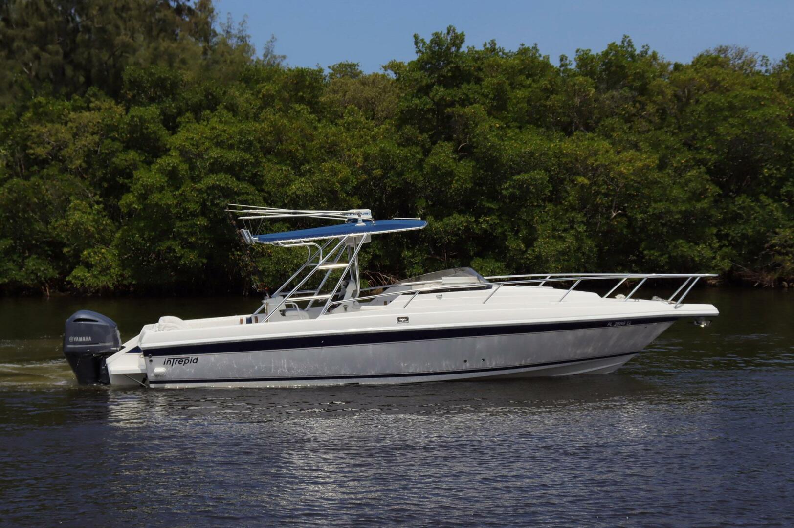 Intrepid-339 Walk Around 2001 -Hypoluxo-Florida-United States-3791072 | Thumbnail