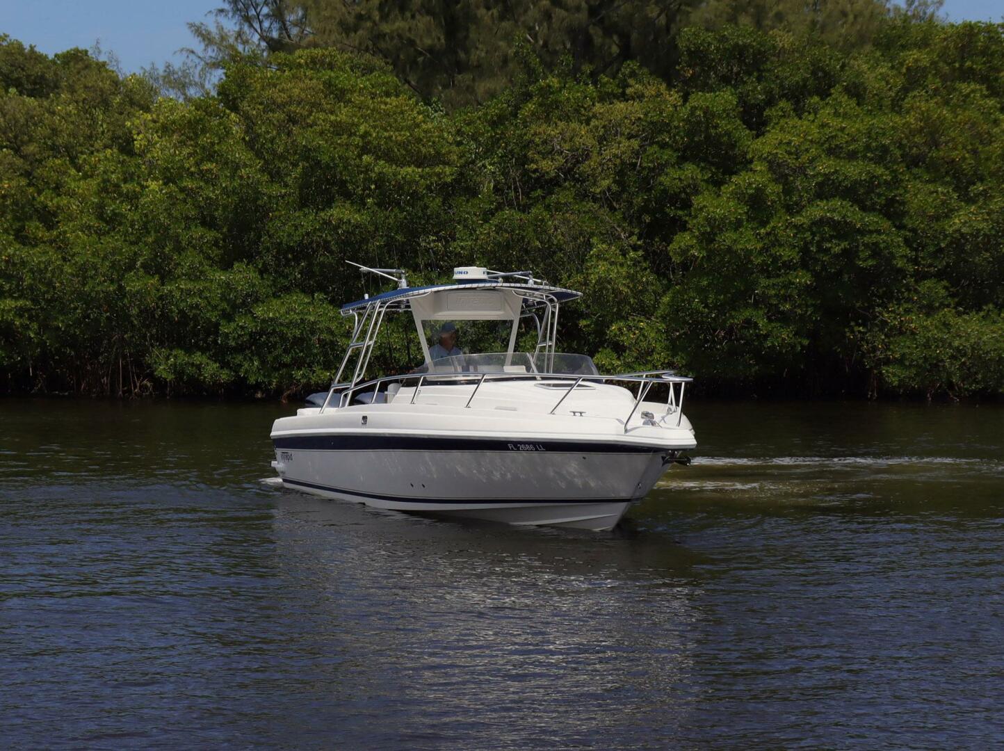 Intrepid-339 Walk Around 2001 -Hypoluxo-Florida-United States-3791094 | Thumbnail
