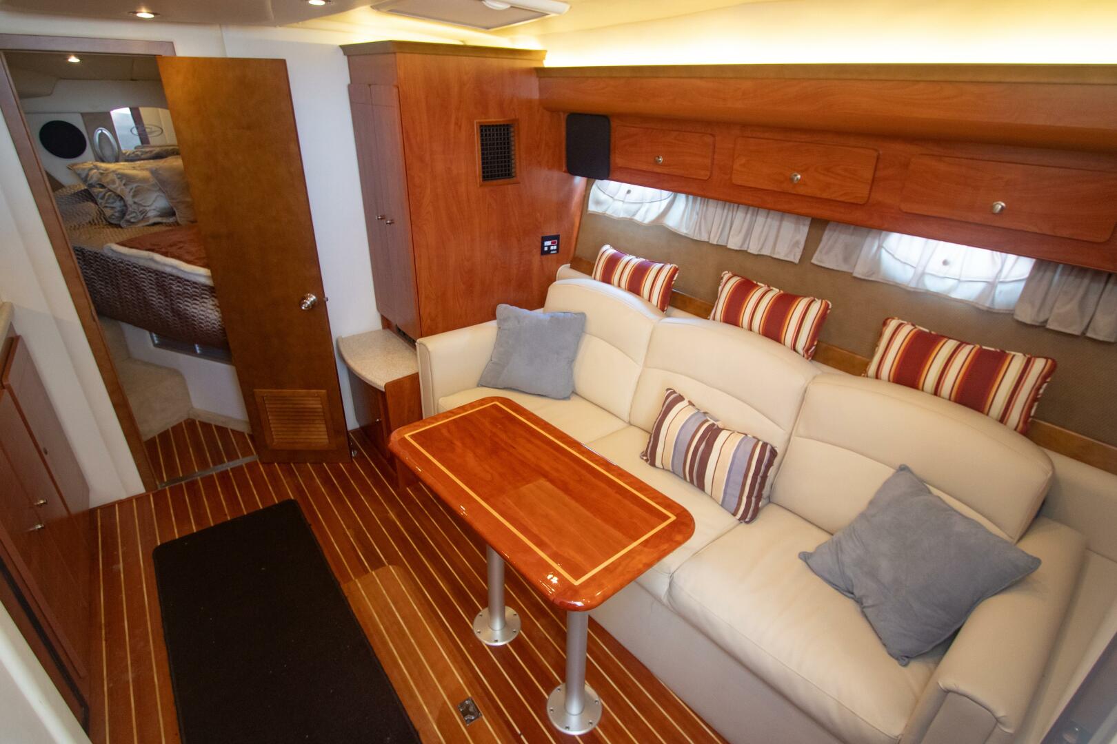 Rinker-40 Express Cruiser 2008-No Name Huntington Beach-California-United States-2008 Rinker 40 Express Cruiser-3799764 | Thumbnail