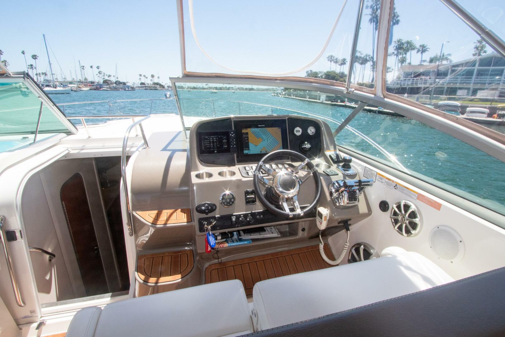 Rinker-40 Express Cruiser 2008-No Name Huntington Beach-California-United States-2008 Rinker 40 Express Cruiser-3799745 | Thumbnail