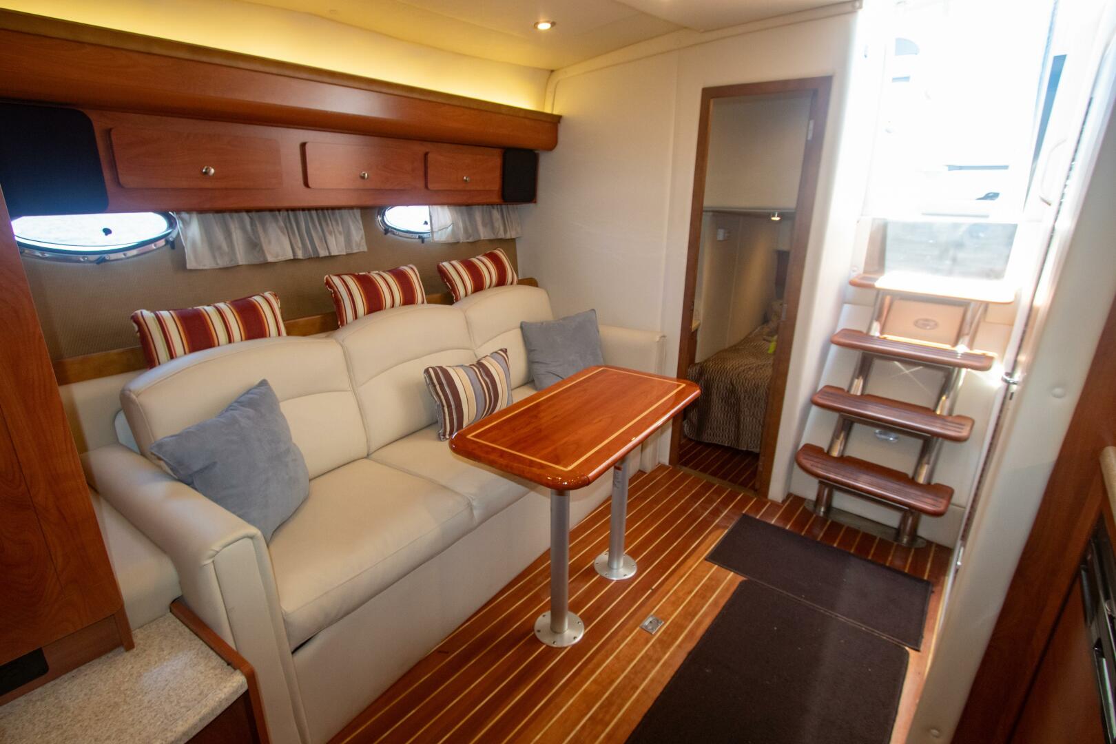 Rinker-40 Express Cruiser 2008-No Name Huntington Beach-California-United States-2008 Rinker 40 Express Cruiser-3799770 | Thumbnail