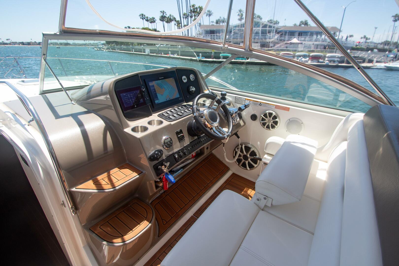 Rinker-40 Express Cruiser 2008-No Name Huntington Beach-California-United States-2008 Rinker 40 Express Cruiser-3799743 | Thumbnail
