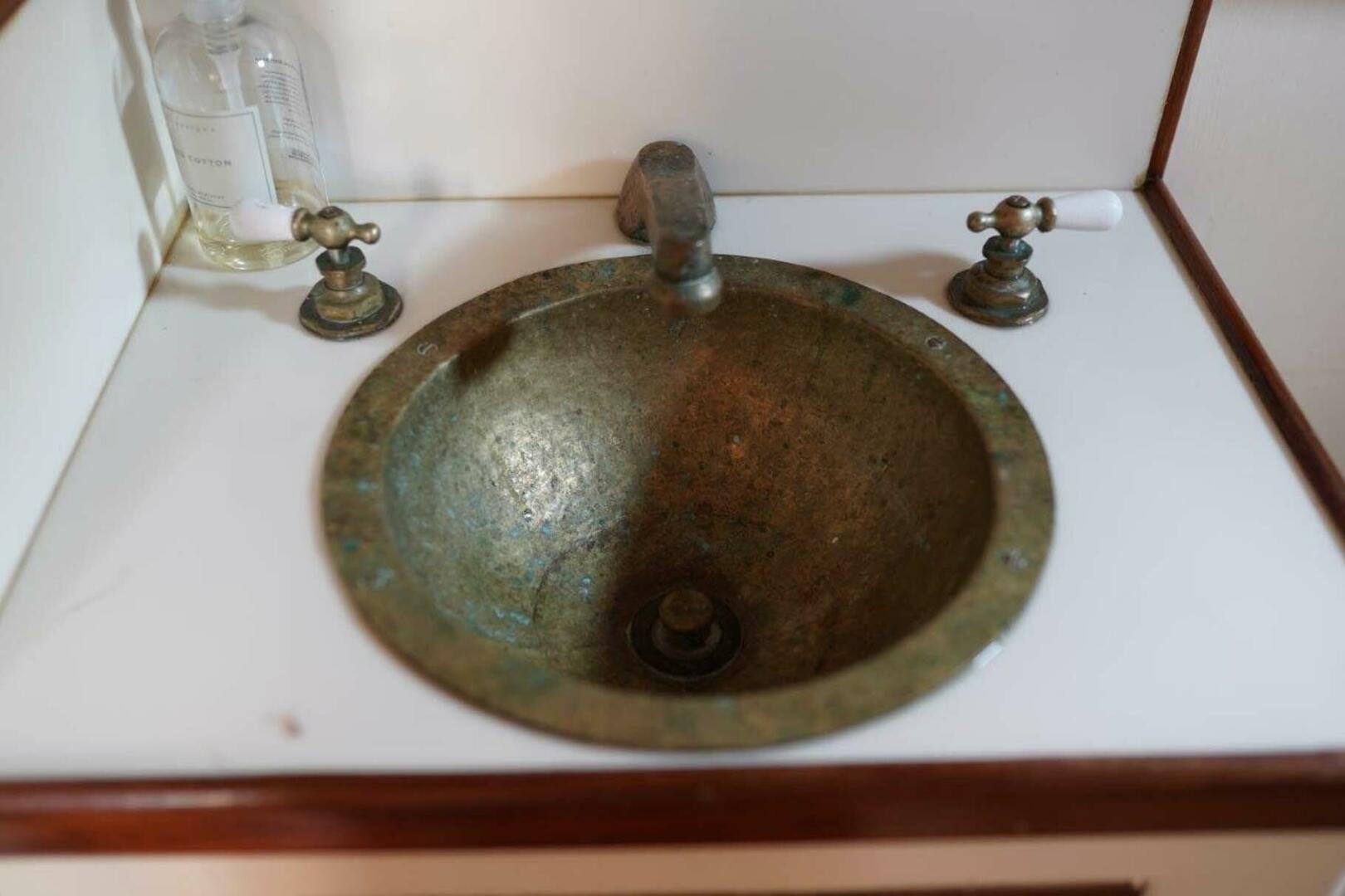 Custom-Lake Union Dry Dock & Machinery Co. Dreamboat 1929-Vagabond Bainbridge Island-Washington-United States-Brass Sink In Head-3813410 | Thumbnail