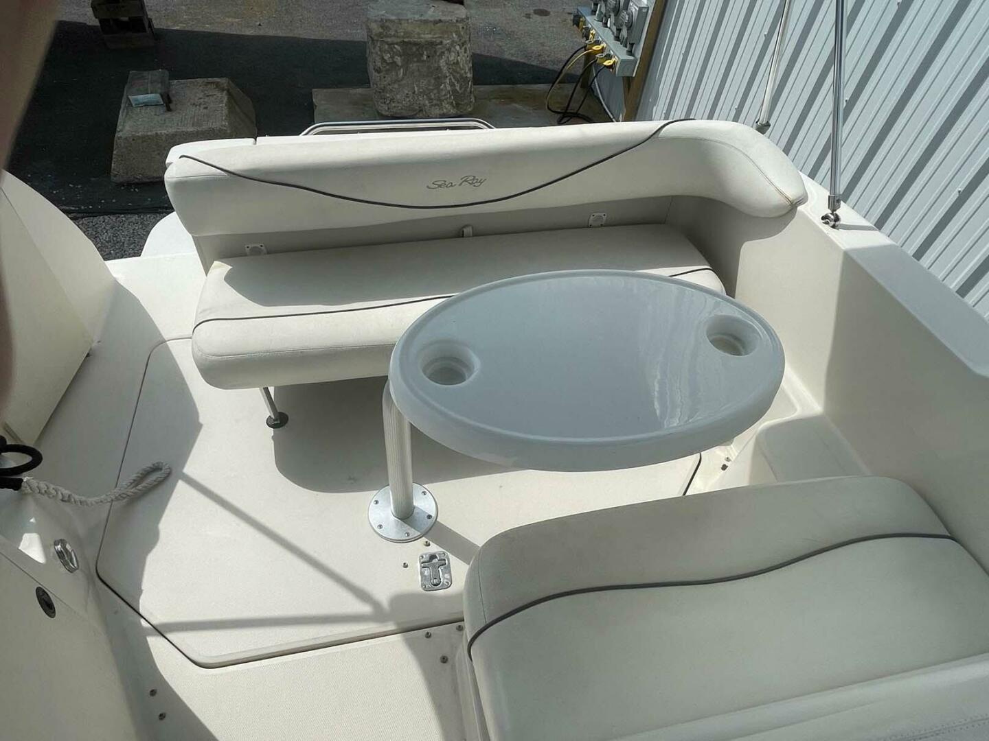 Sea Ray-240 Sundancer 2004-Seas The Day Wickford-Rhode Island-United States-Cockpit-3838655 | Thumbnail