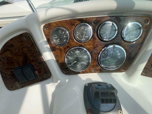 Sea Ray-240 Sundancer 2004-Seas The Day Wickford-Rhode Island-United States-Helm-3838654