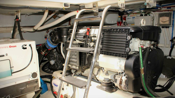 Sabre-45 Salon Express 2018-Ciel Bleu Venice-Florida-United States-Engine Room Port-3841400