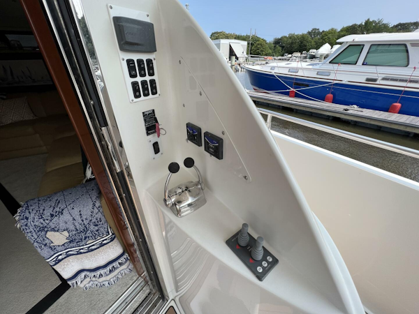 Marquis-59 Fly Bridge  Markham Edition 2008 -Old Saybrook-Connecticut-United States-3853733