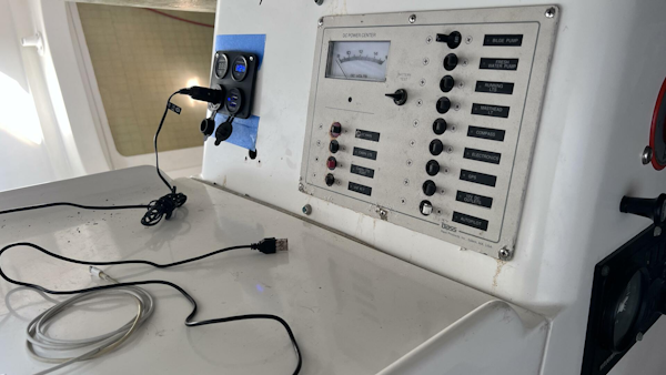 Carroll-1D35 One Design 35 1998-Deja Vu Houston-Texas-United States-Electrical Panel-3864528