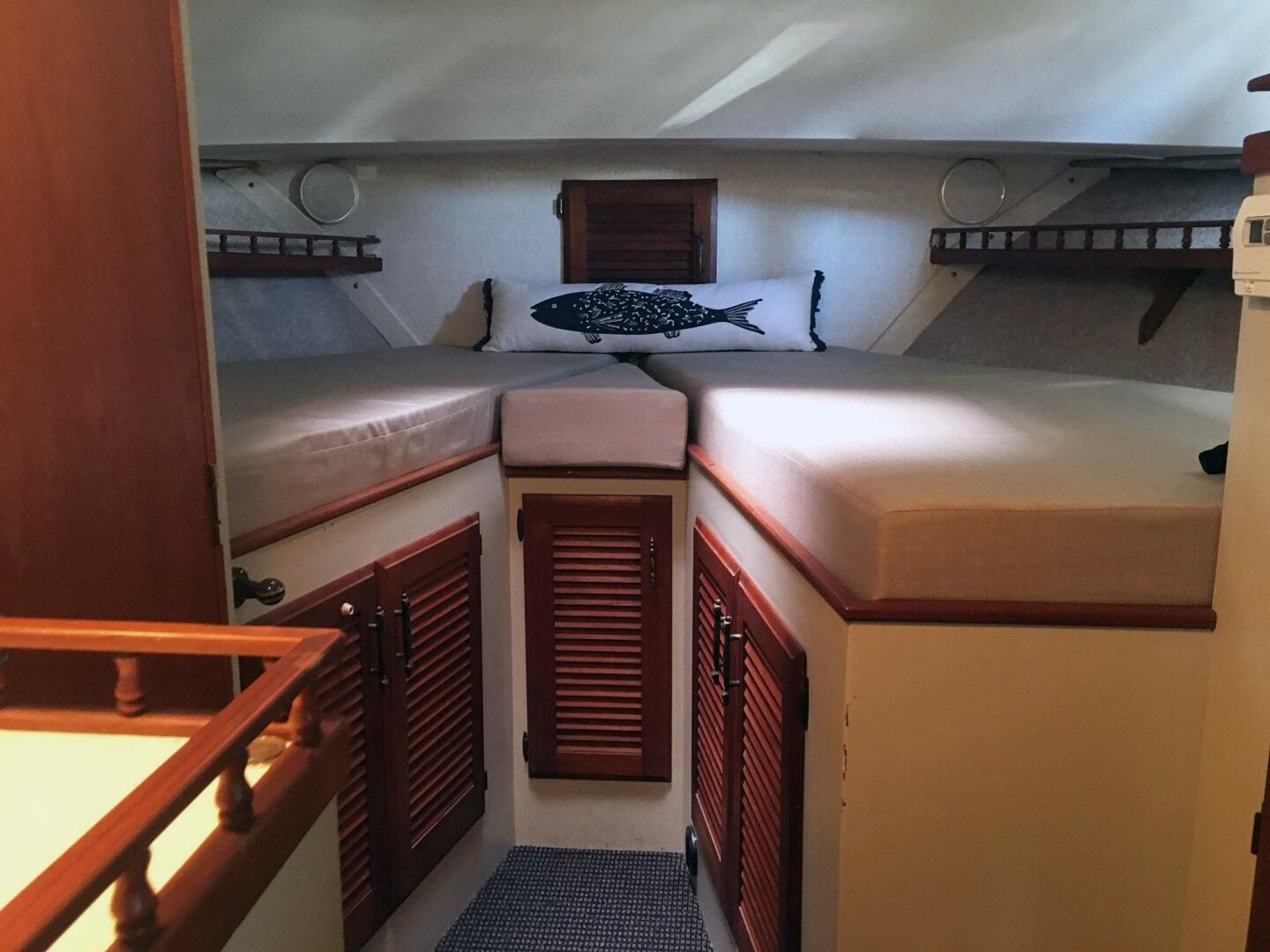 Tollycraft-48 Cockpit Motor Yacht 1977-Laurie-Ann Seattle-Washington-United States-V-Berth-3872547 | Thumbnail