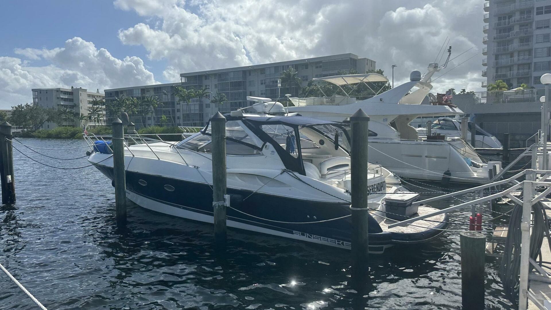 Sunseeker-Camargue 44 2000-Serendipity North Miami Beach-Florida-United States-3878824 | Thumbnail