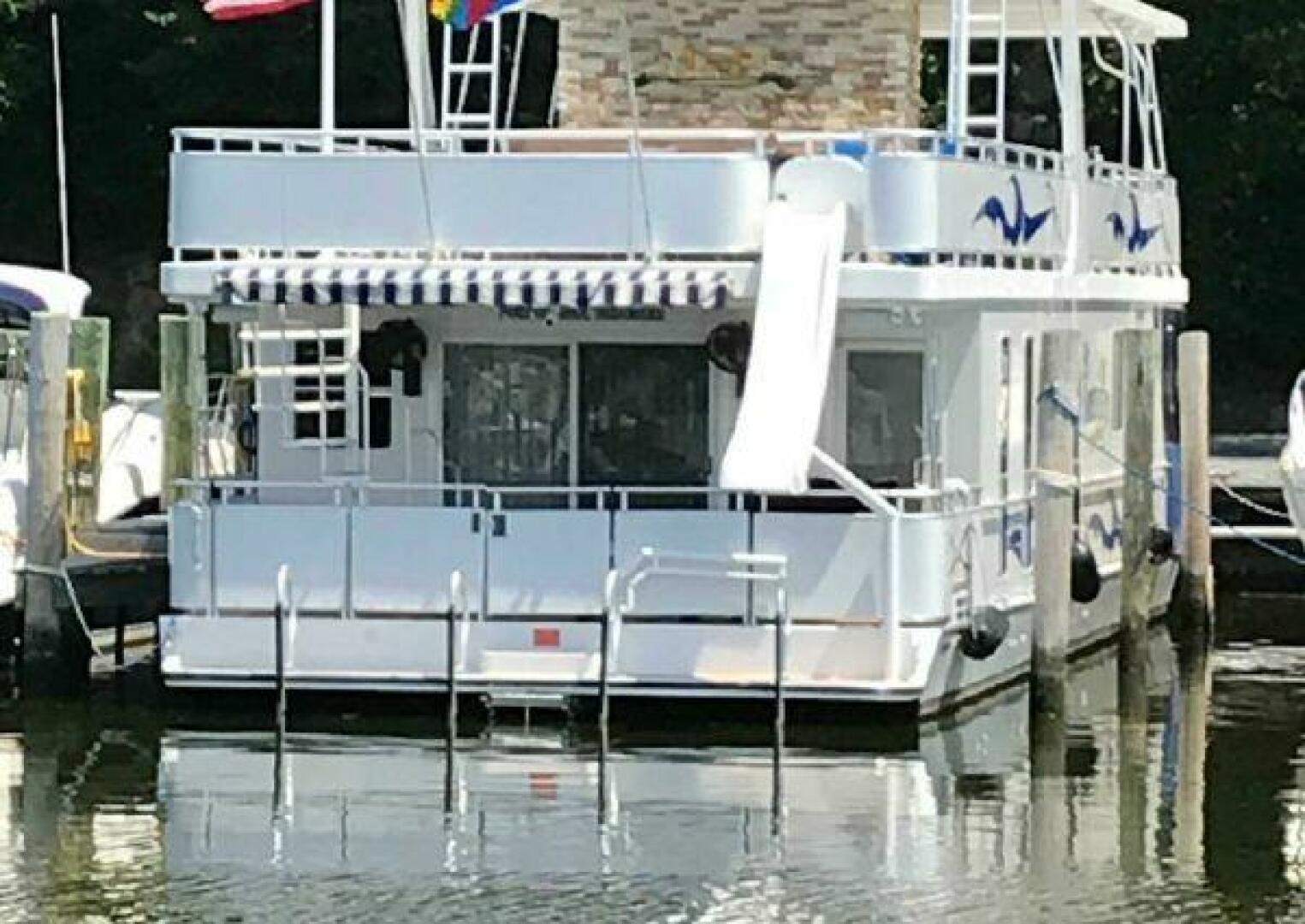 Sumerset-Houseboat 2017-St. Somewhere Chestertown-Maryland-United States-3889398 | Thumbnail