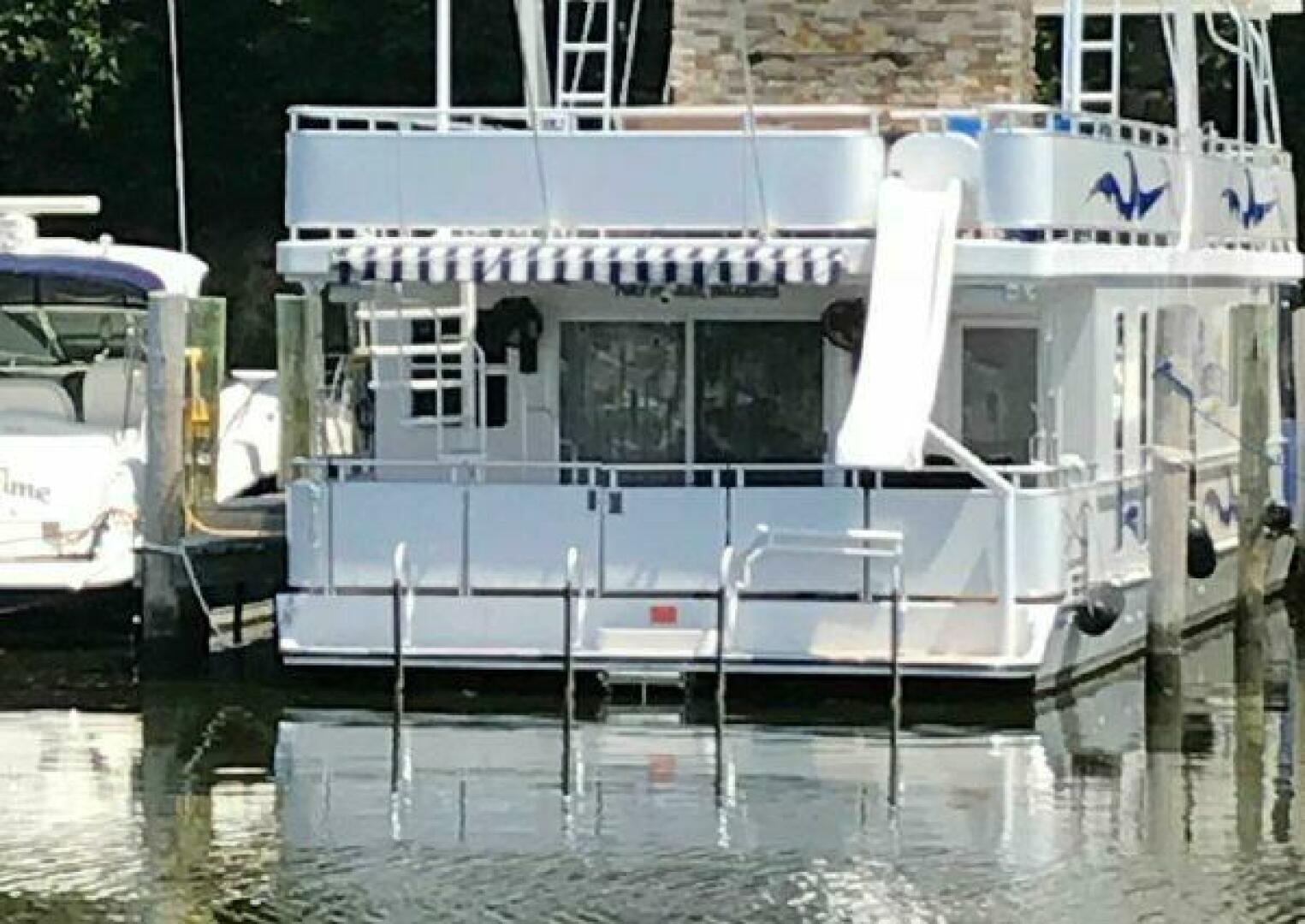 Sumerset-Houseboat 2017-St. Somewhere Chestertown-Maryland-United States-3889633 | Thumbnail