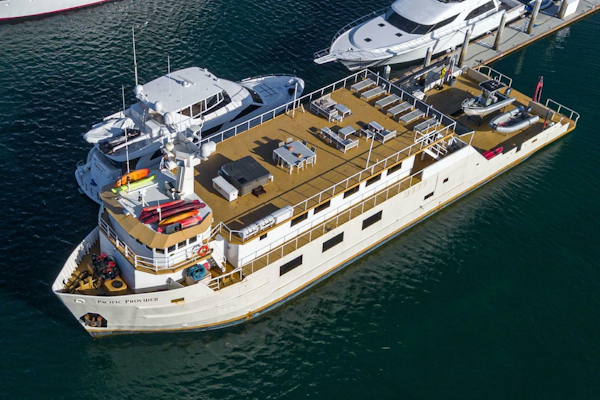 Blount Marine-Expedition 1978-PACIFIC PROVIDER Golfito-Costa Rica-3893768