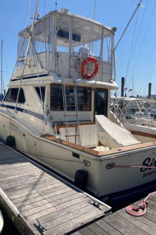 Used Chris-Craft 42' 422 Commander For Sale In Connecticut