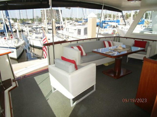 Hatteras-63 CPMY 1986-WOLO Jacksonville-Florida-United States-63 Hatteras aftdeck1-3904544