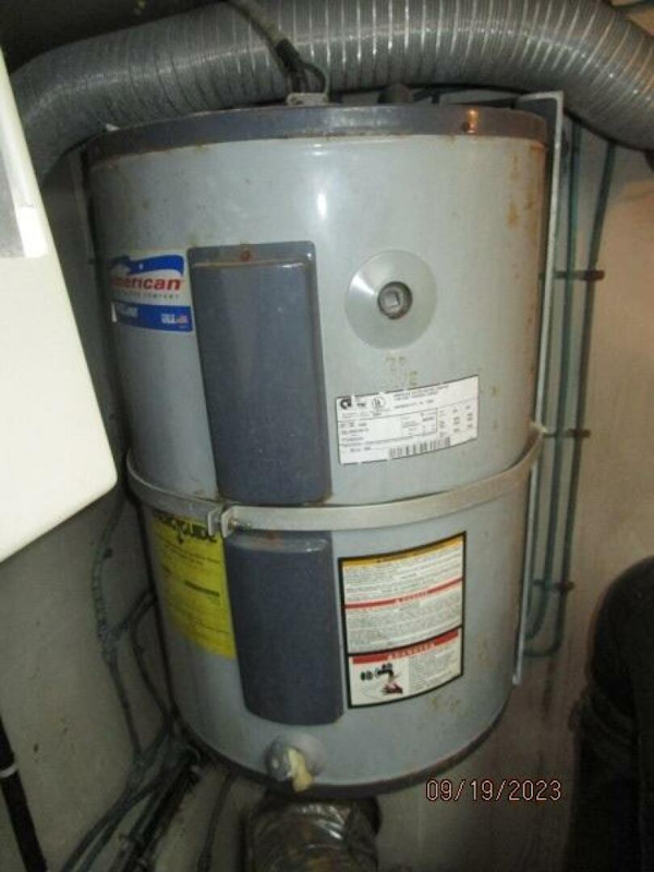 Hatteras-63 CPMY 1986-WOLO Jacksonville-Florida-United States-63 Hatteras water heater-3904635