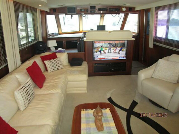 Hatteras-63 CPMY 1986-WOLO Jacksonville-Florida-United States-63 Hatteras salon forward-3904612