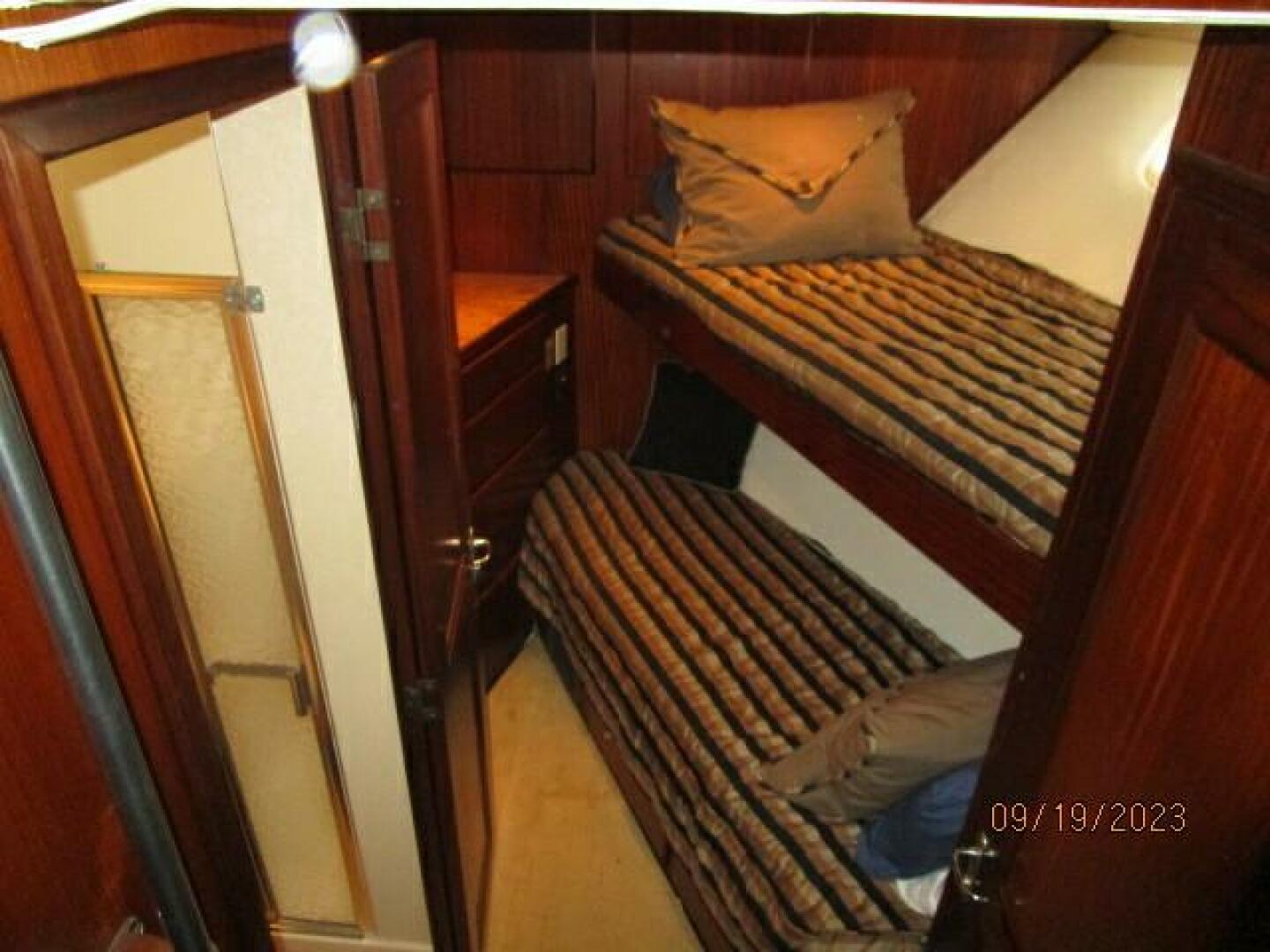 Hatteras-63 CPMY 1986-WOLO Jacksonville-Florida-United States-63 Hatteras forward stateroom -3904568 | Thumbnail
