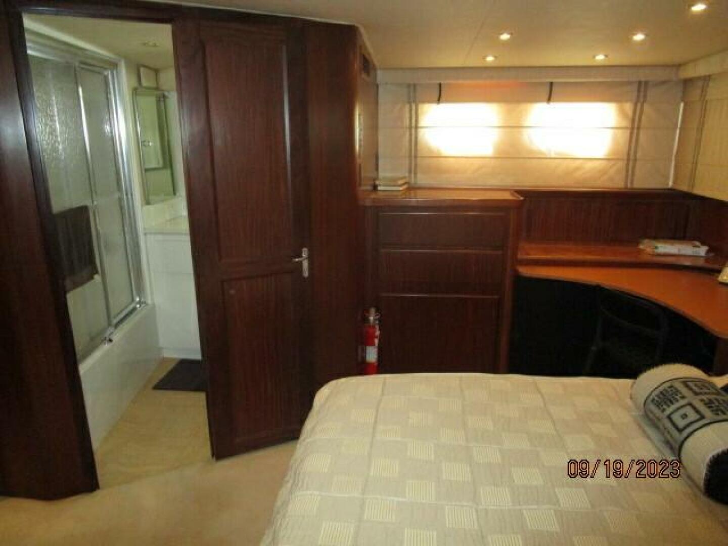 Hatteras-63 CPMY 1986-WOLO Jacksonville-Florida-United States-63 Hatteras master stateroom starboard-3904580 | Thumbnail