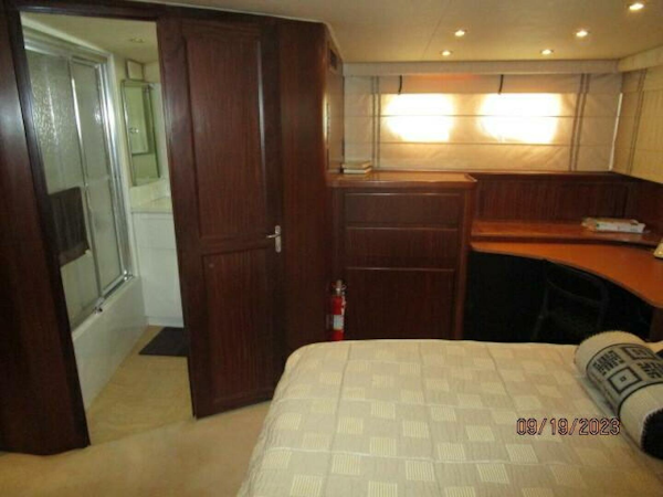 Hatteras-63 CPMY 1986-WOLO Jacksonville-Florida-United States-63 Hatteras master stateroom starboard-3904580