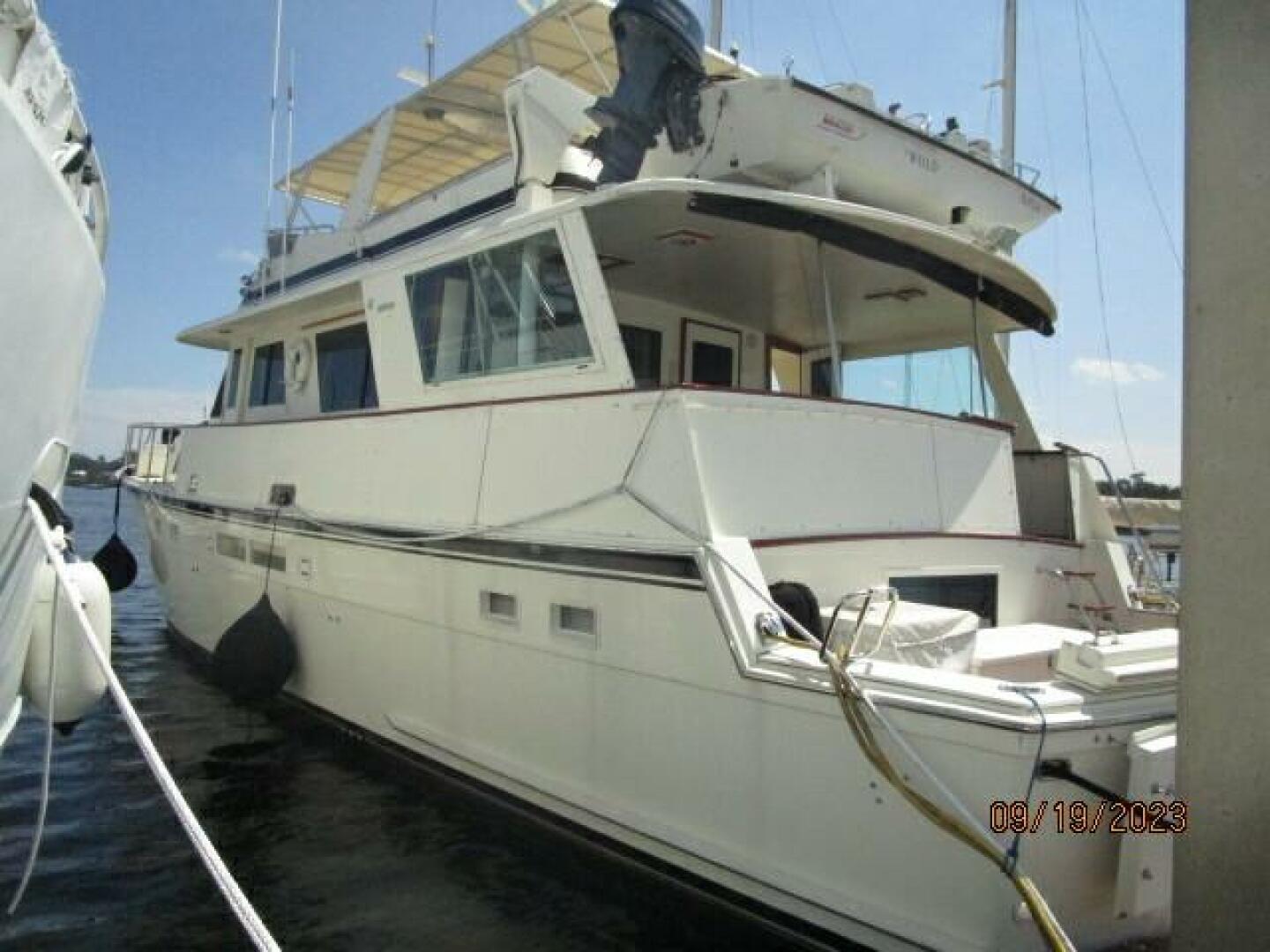 Hatteras-63 CPMY 1986-WOLO Jacksonville-Florida-United States-63 Hatteras port aft profile-3904596 | Thumbnail