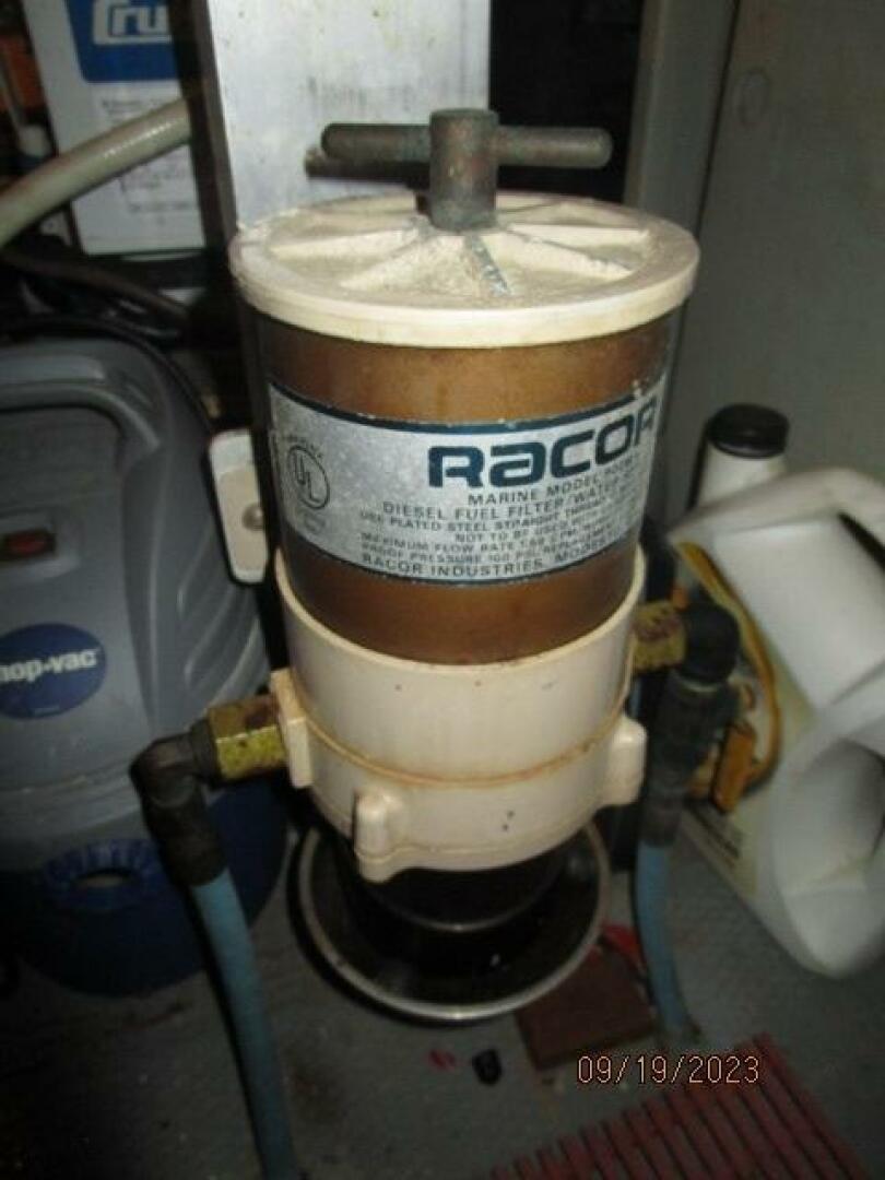 Hatteras-63 CPMY 1986-WOLO Jacksonville-Florida-United States-63 Hatteras generator Racor fuel filter-3904577 | Thumbnail